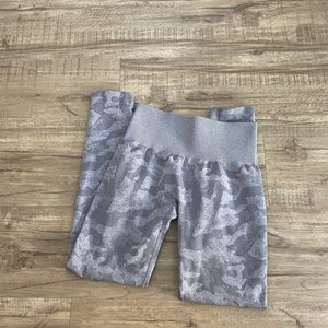 Nvgtn camo seamless